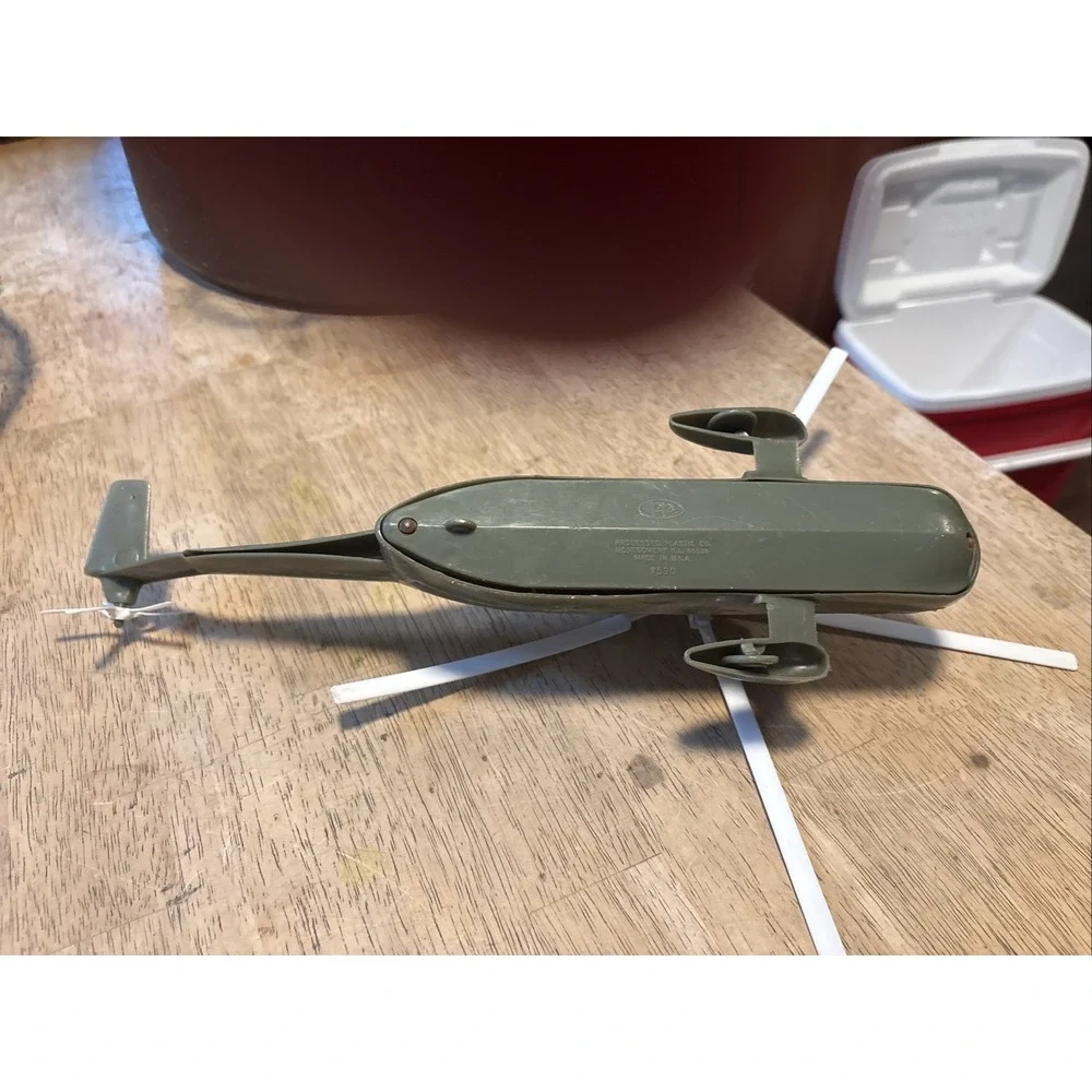 PROCESSED PLASTICS TIM MEE US ARMY HELICOPTER #7590 w/ WHITE BLADES 13